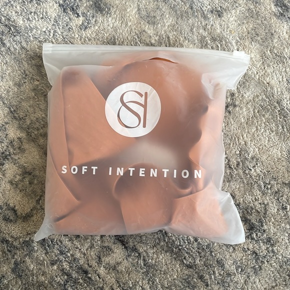 Tan Seamless Bra - Picture 6 of 6